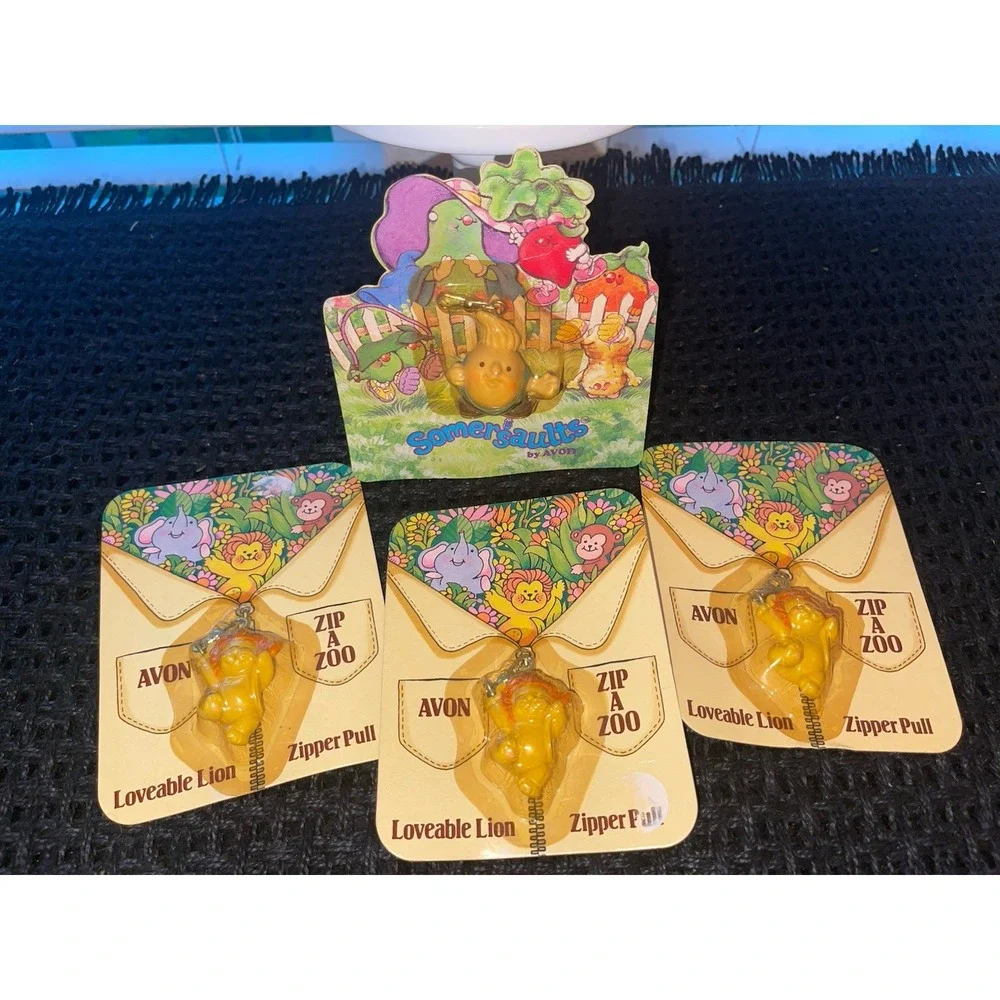 Vintage Avon Zip A Zoo Lovable Lion Zipper Pull‎ Charm & Somersault 1983 (4)